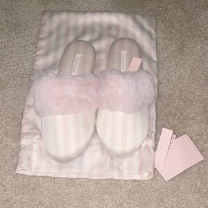 NWT Victoria’s Secret slippers